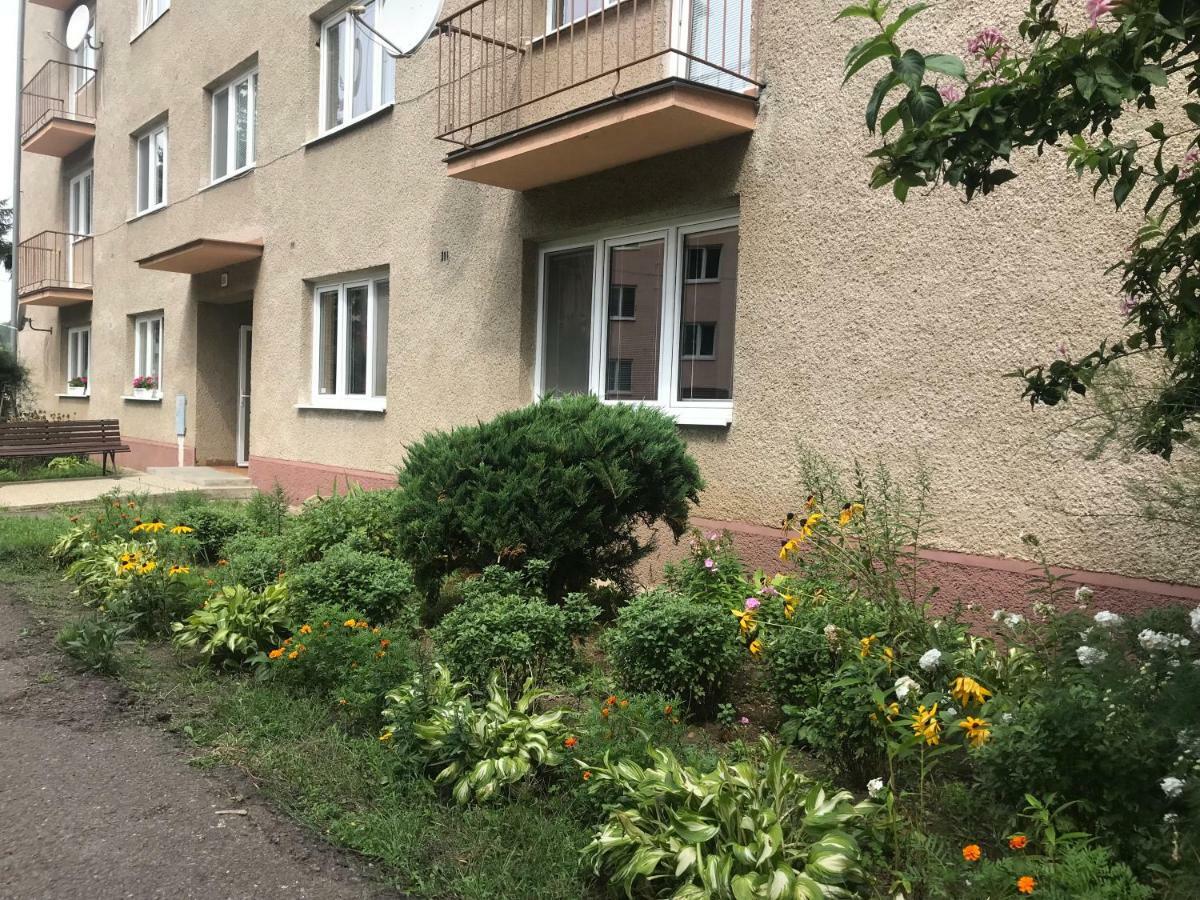 Apartman Hodrusa-Hamre Luaran gambar